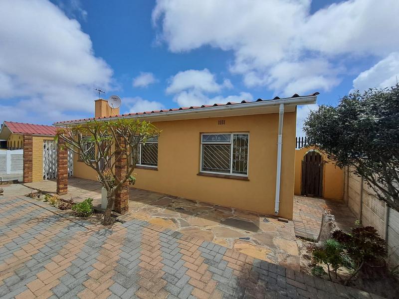 3 Bedroom Property for Sale in Bishop Lavis Western Cape